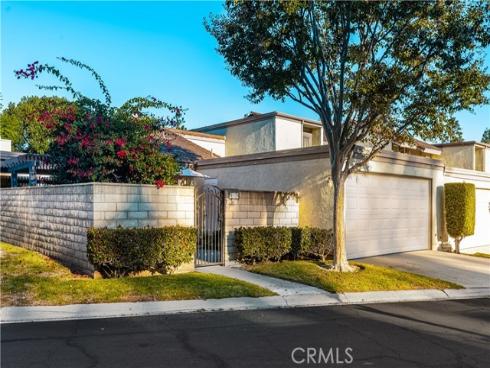 5573 E Vista Del Rio  , Anaheim Hills, CA