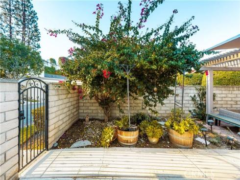 5573 E Vista Del Rio  , Anaheim Hills, CA