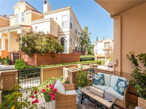 1027 S. Stresa