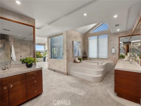 130 S Leola Way , Anaheim Hills, CA