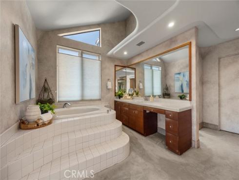 130 S Leola Way , Anaheim Hills, CA