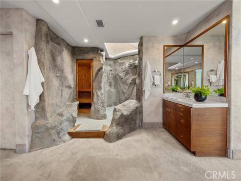 130 S Leola Way , Anaheim Hills, CA