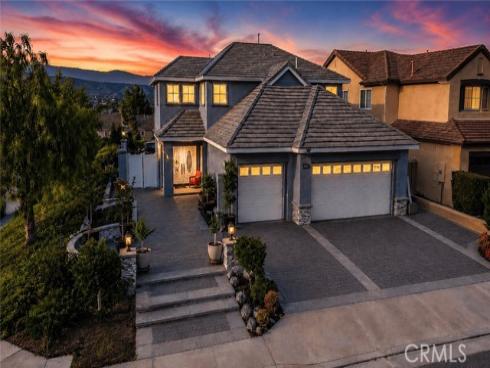 8805 E. Crestview