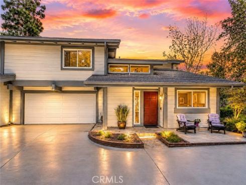 7300 E. Singingwood