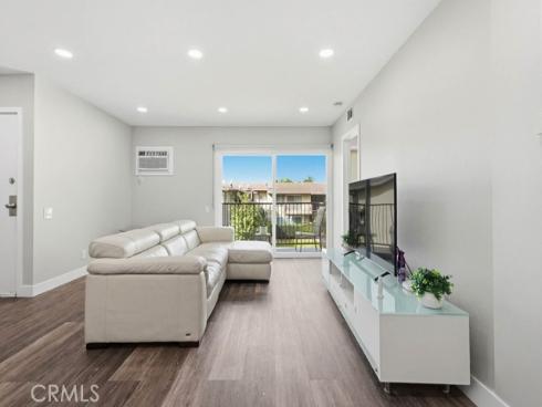 1860 W Glenoaks L , Anaheim, CA