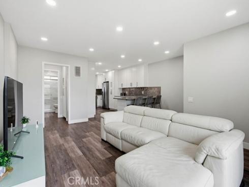 1860 W Glenoaks L , Anaheim, CA