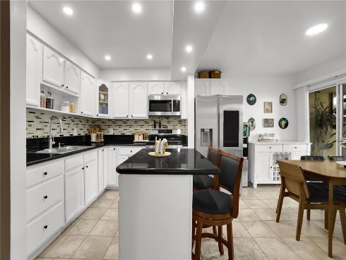 1795 W Glenoaks Avenue, Anaheim, CA