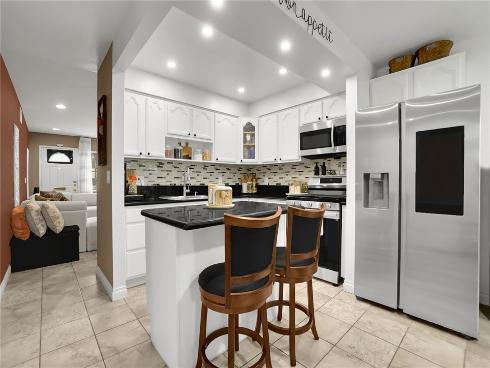 1795 W Glenoaks Avenue, Anaheim, CA