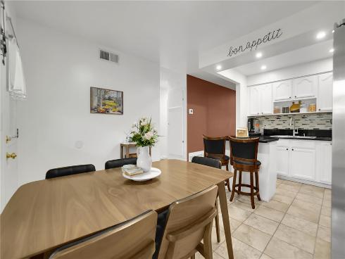 1795 W Glenoaks Avenue, Anaheim, CA