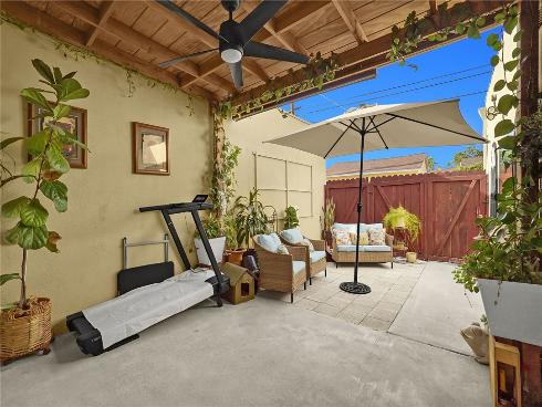 1795 W Glenoaks Avenue, Anaheim, CA