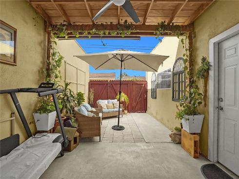 1795 W Glenoaks Avenue, Anaheim, CA