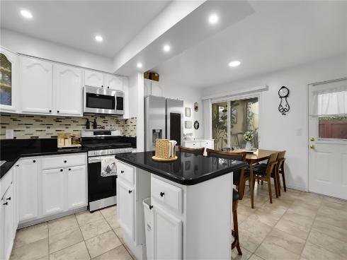 1795 W Glenoaks Avenue, Anaheim, CA