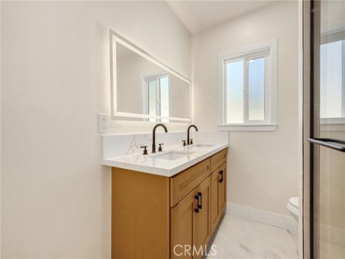 2106 W Cerritos , Anaheim, CA