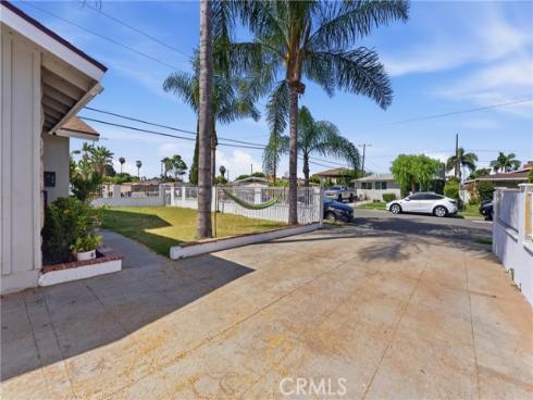 1214 N Holly , Anaheim, CA
