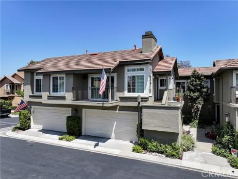 512 S. Hollydale