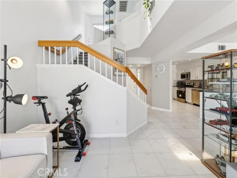 512 S Hollydale , Anaheim, CA
