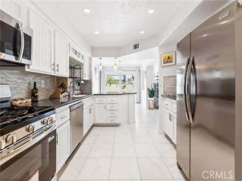 512 S Hollydale , Anaheim, CA