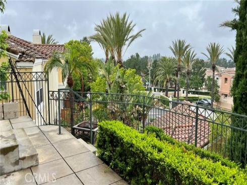 1000 S Volterra , Anaheim, CA