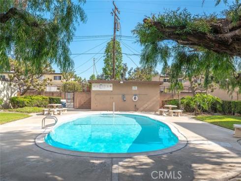 1804 W Glenoaks Avenue, Anaheim, CA