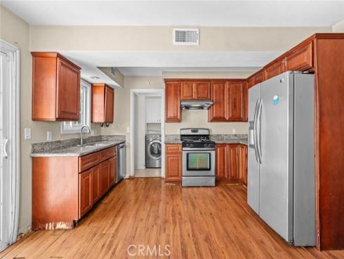 1804 W Glenoaks Avenue, Anaheim, CA