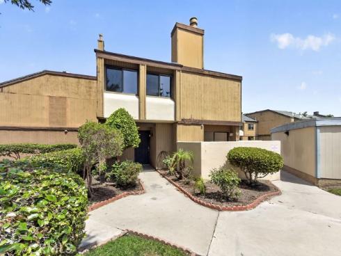 1381 S. Walnut 2304