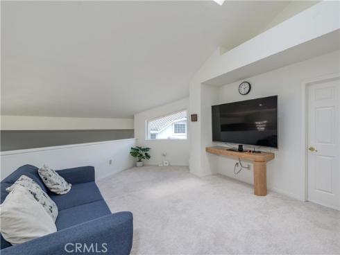 1011 S Mountcrest Court, Anaheim, CA