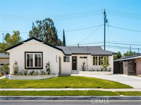 1646 W. Alomar