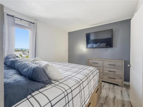 125 W South 218 , Anaheim, CA