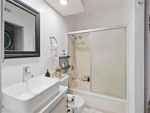 125 W South 218 , Anaheim, CA