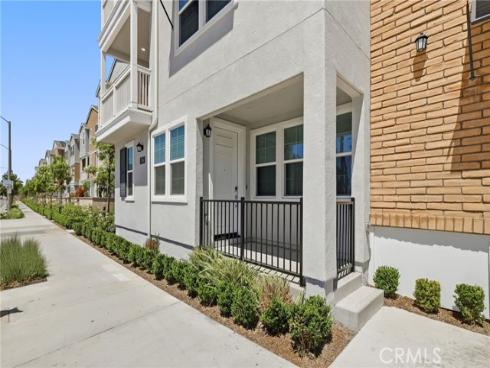 175 W. La Palma Avenue 6