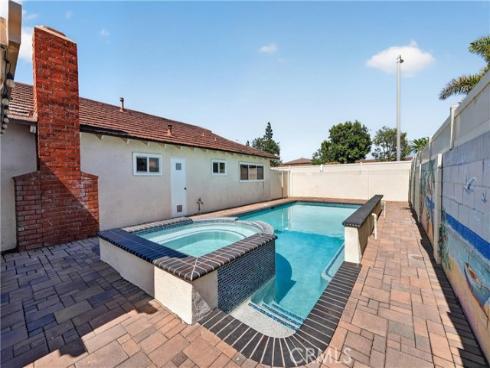 2458 E Powhatan , Anaheim, CA
