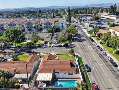 2458 E Powhatan , Anaheim, CA