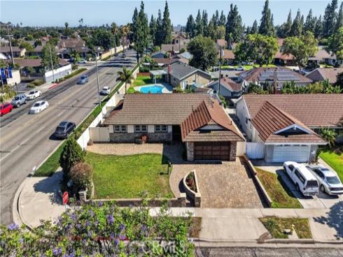 2458 E Powhatan , Anaheim, CA