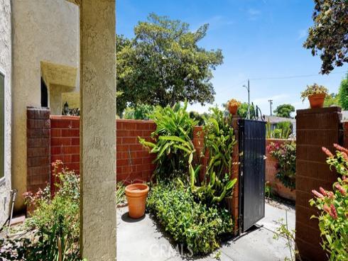 1013 W Orangewood  , Anaheim, CA