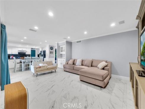1417 W James Way , Anaheim, CA