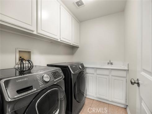 636 S Halliday , Anaheim, CA