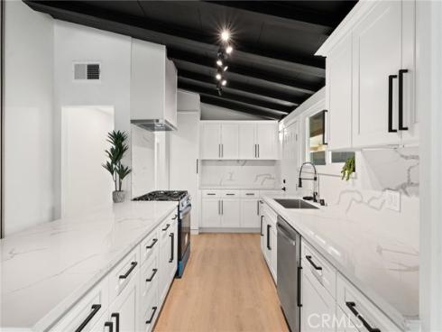 1021 N Laguna Street, Anaheim, CA