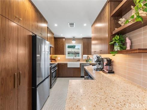 2410 W Broadway , Anaheim, CA