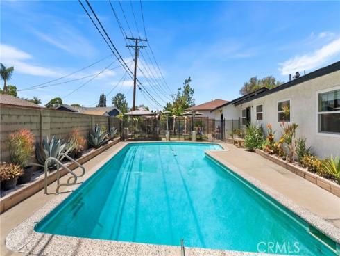 2410 W Broadway , Anaheim, CA