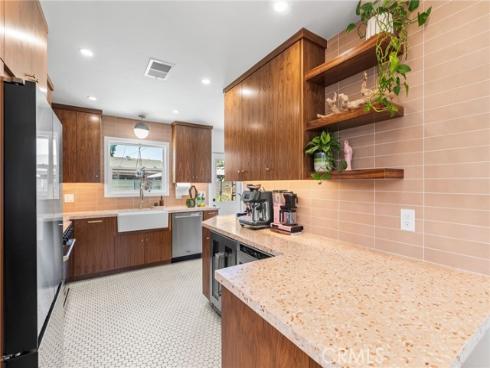 2410 W Broadway , Anaheim, CA