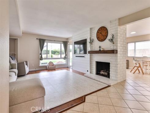 5017 E Holbrook , Anaheim, CA