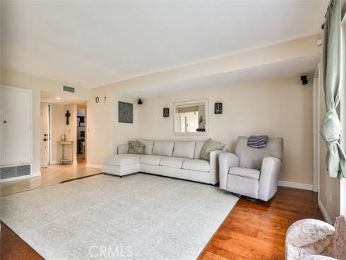5017 E Holbrook , Anaheim, CA