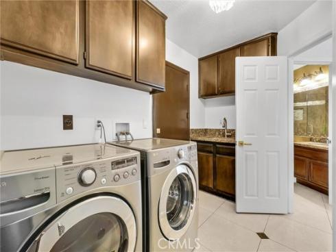 7521 E Hollow Oak Road, Anaheim, CA