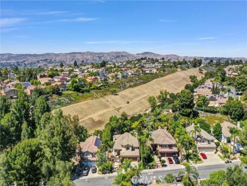 7521 E Hollow Oak Road, Anaheim, CA