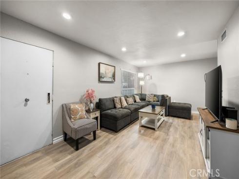 1800 W Gramercy  14 , Anaheim, CA