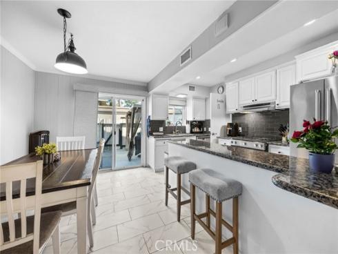 1800 W Gramercy  14 , Anaheim, CA