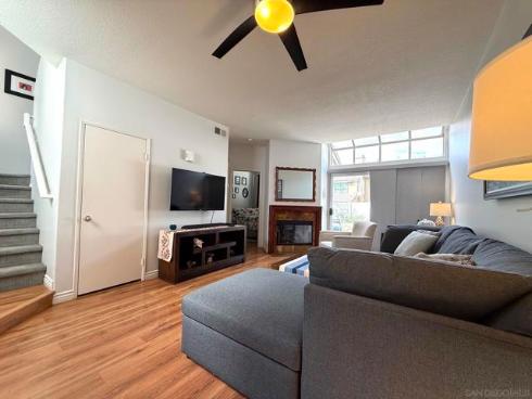 992 S Country Glen Way , Anaheim, CA