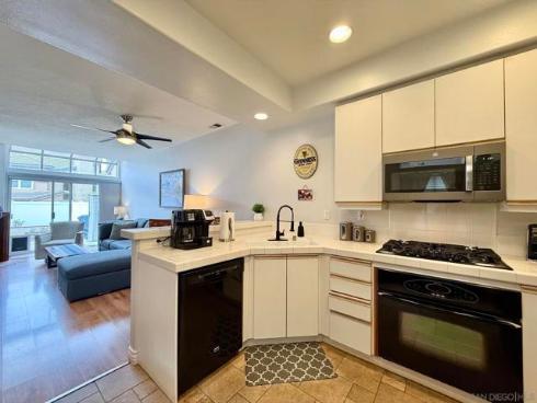 992 S Country Glen Way , Anaheim, CA