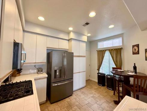992 S Country Glen Way , Anaheim, CA