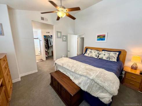 992 S Country Glen Way , Anaheim, CA